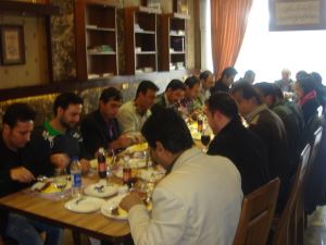 پذیرایی از شرکت کنندگان دوره با همکاری صمیمانه رستوران سمیه واقع در خیابان سمیه تهران